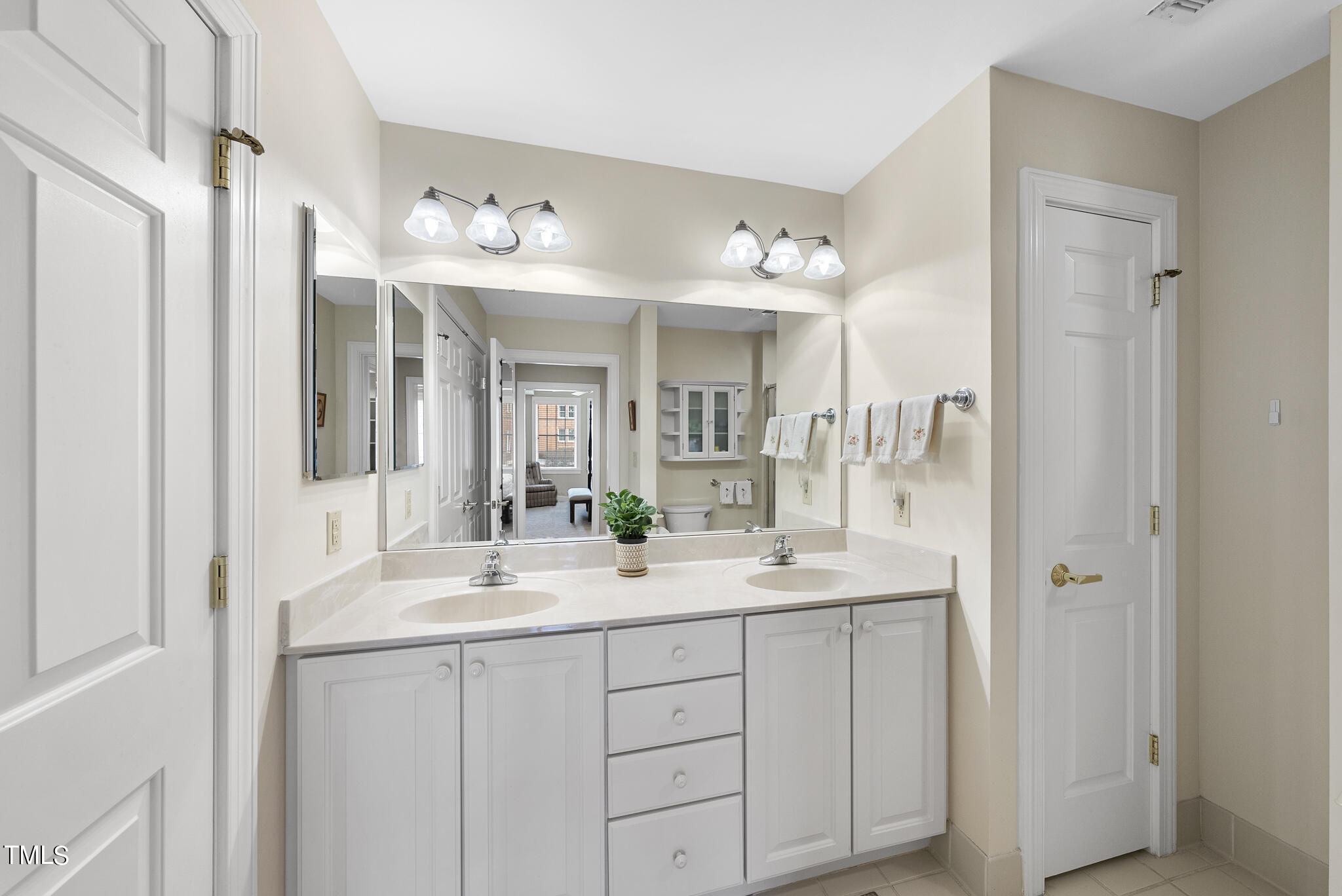 429 Cedar Club Circle Chapel Hill, NC 27517 - Photo 14 of 21 DSC02974