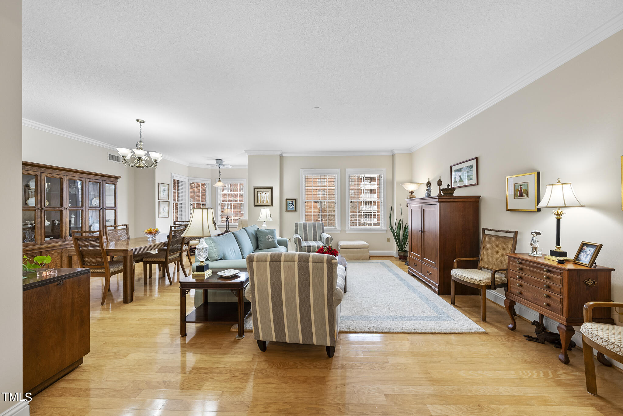 429 Cedar Club Circle Chapel Hill, NC 27517 - Photo 5 of 21 DSC02932