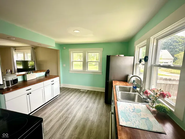 $279,899 | 514 East 2nd Street, Sheridan, IN 46069