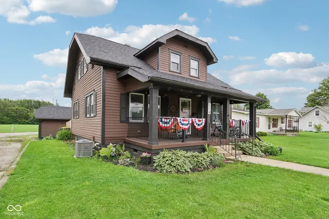 $279,899 | 514 East 2nd Street, Sheridan, IN 46069