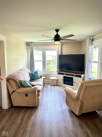 $279,899 | 514 East 2nd Street, Sheridan, IN 46069