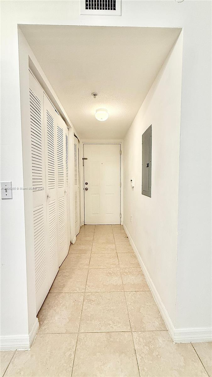 4211 San Marino Boulevard, Unit 205 West Palm Beach, FL 33409 - Photo 8 of 22 a view of an empty room