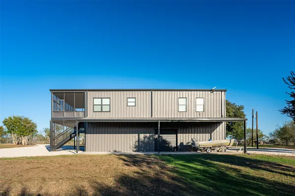 $1,049,000 | 17047 State Highway West, Goliad, TX 77963