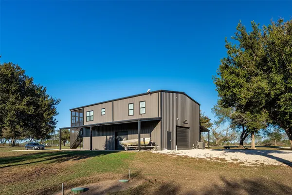 $1,049,000 | 17047 State Highway West, Goliad, TX 77963