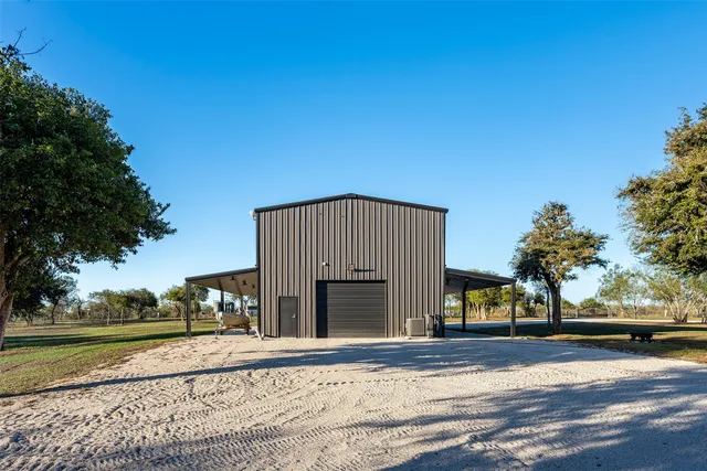 $1,049,000 | 17047 State Highway West, Goliad, TX 77963