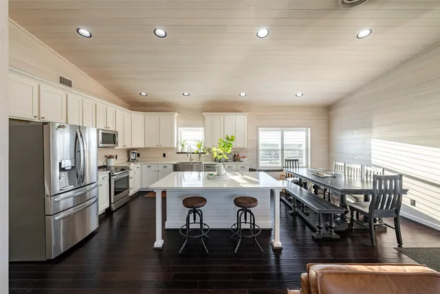 $1,049,000 | 17047 State Highway West, Goliad, TX 77963