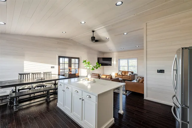 $1,049,000 | 17047 State Highway West, Goliad, TX 77963