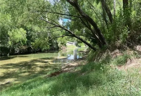 $1,049,000 | 17047 State Highway West, Goliad, TX 77963