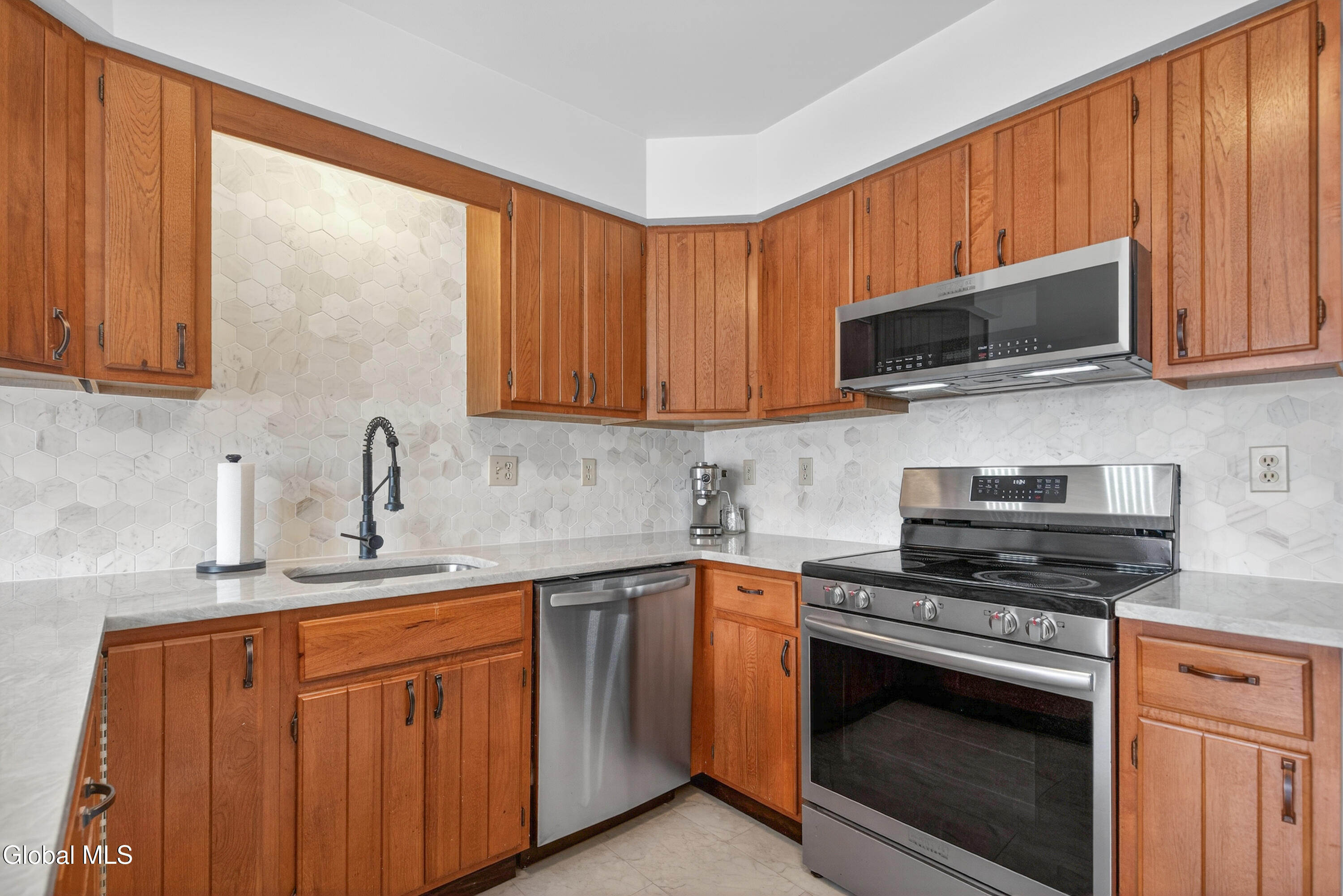 25 Raven Way Cossayuna, NY 12823 - Photo 11 of 40 32-25 RAVEN-9