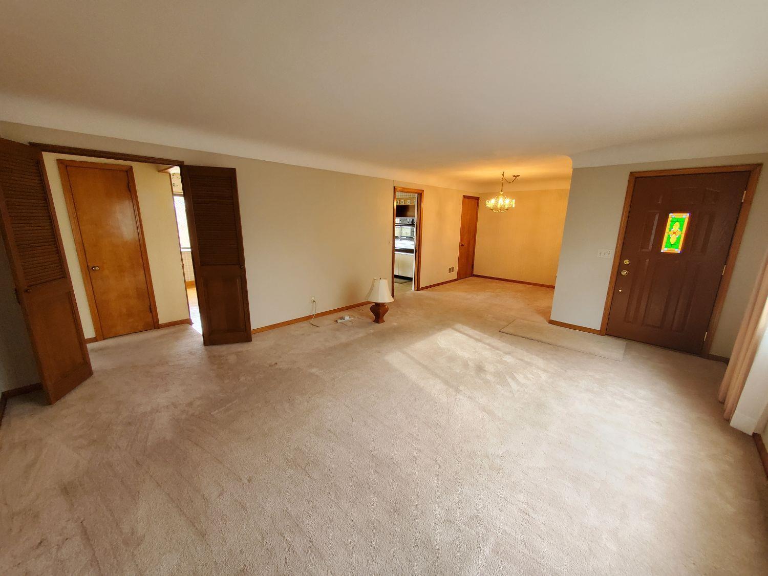 4812 Boomer Road Cincinnati, OH 45247 - Photo 6 of 18