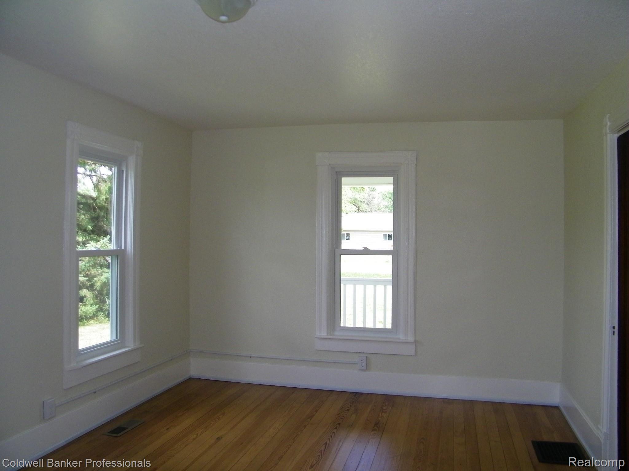 4665 Lake Pleasant Road North Branch, MI 48461 - Photo 14 of 30 102_0438.JPG