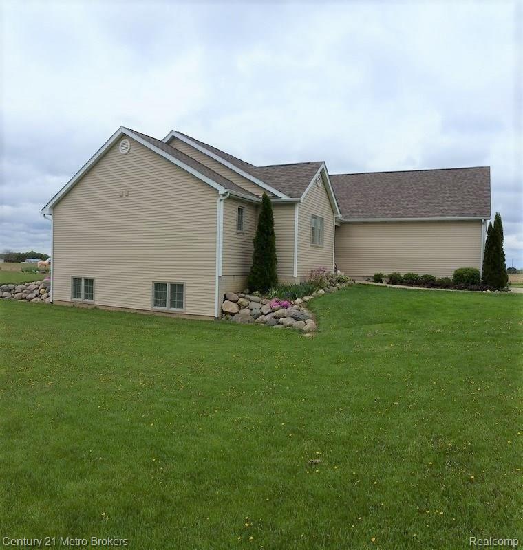 11214 Pittsburg Road Durand, MI 48429 - Photo 26 of 26 20170505_112855.jpg