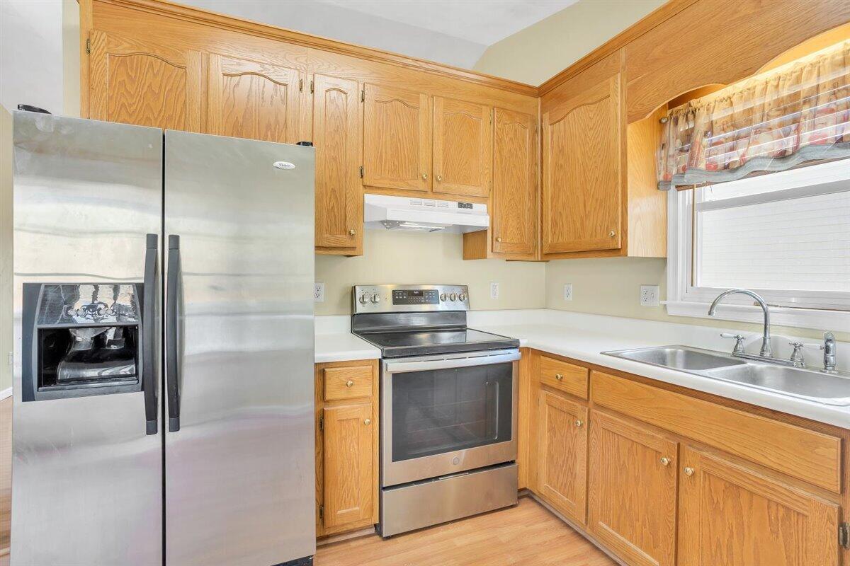 340 Raleigh Avenue Vinton, VA 24179 - Photo 10 of 29 Eat-in-Kitchen