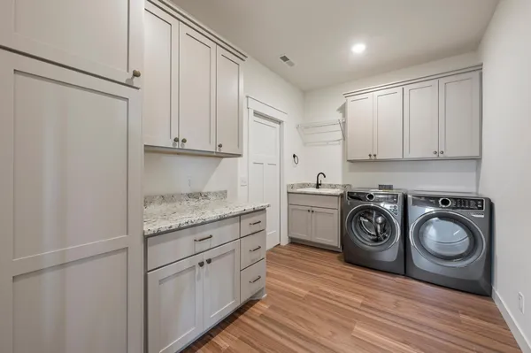 $509,200 | 1060 Legend Lane, River Falls, WI 54022