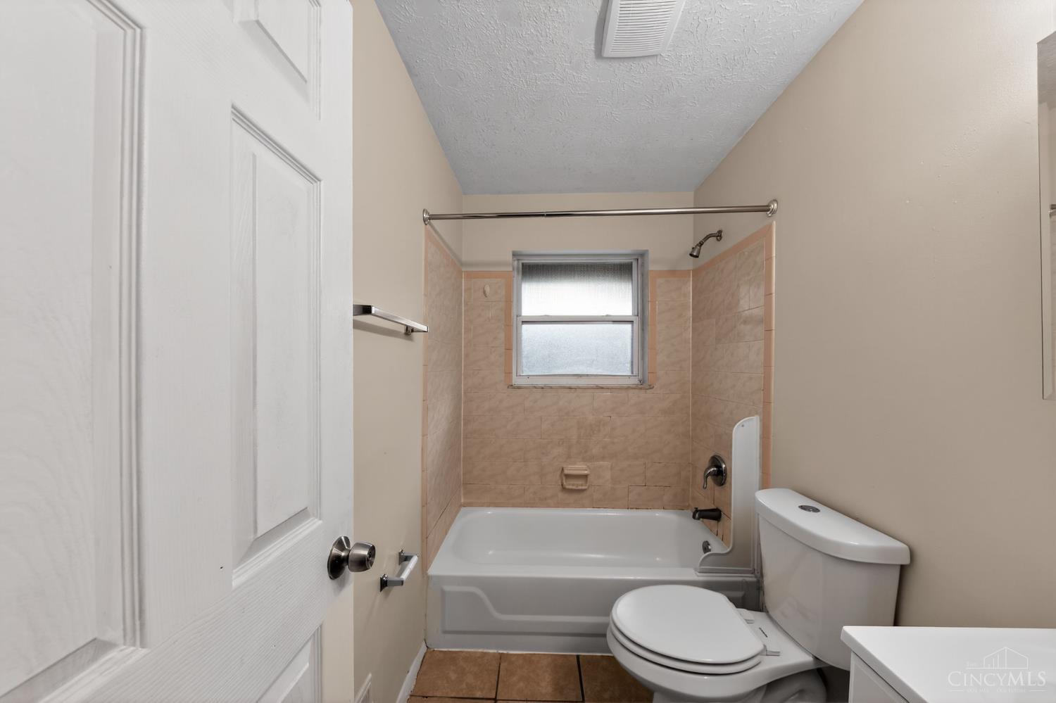 2547 Adams Road Cincinnati, OH 45231 - Photo 21 of 32