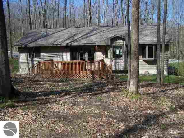 5657 Traverse Road Thompsonville, MI 49683 - Photo 4 of 15 1701297-3.JPG