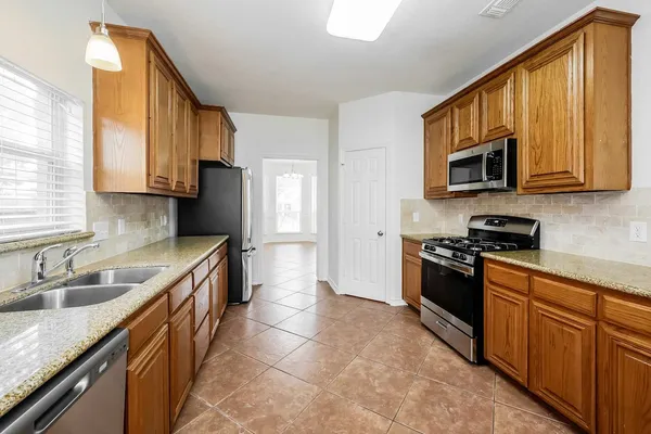 $2,715 | 8518 Sports Haven Drive, Humble, TX 77346