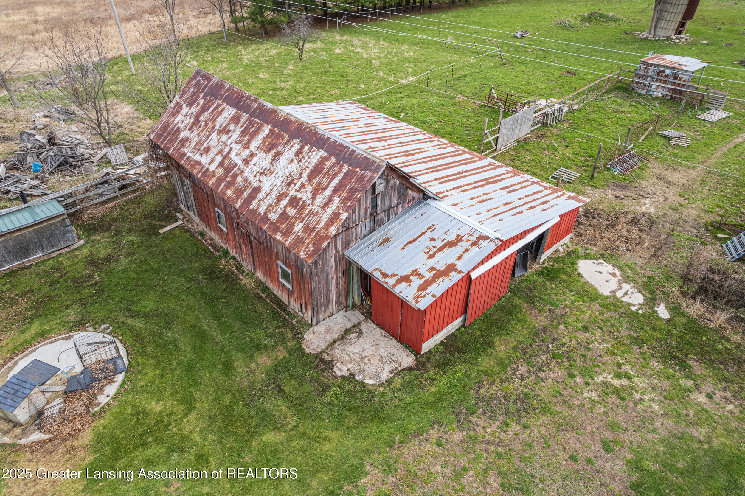13577 Upton Road Bath, MI 48808 - Photo 41 of 43 Barn