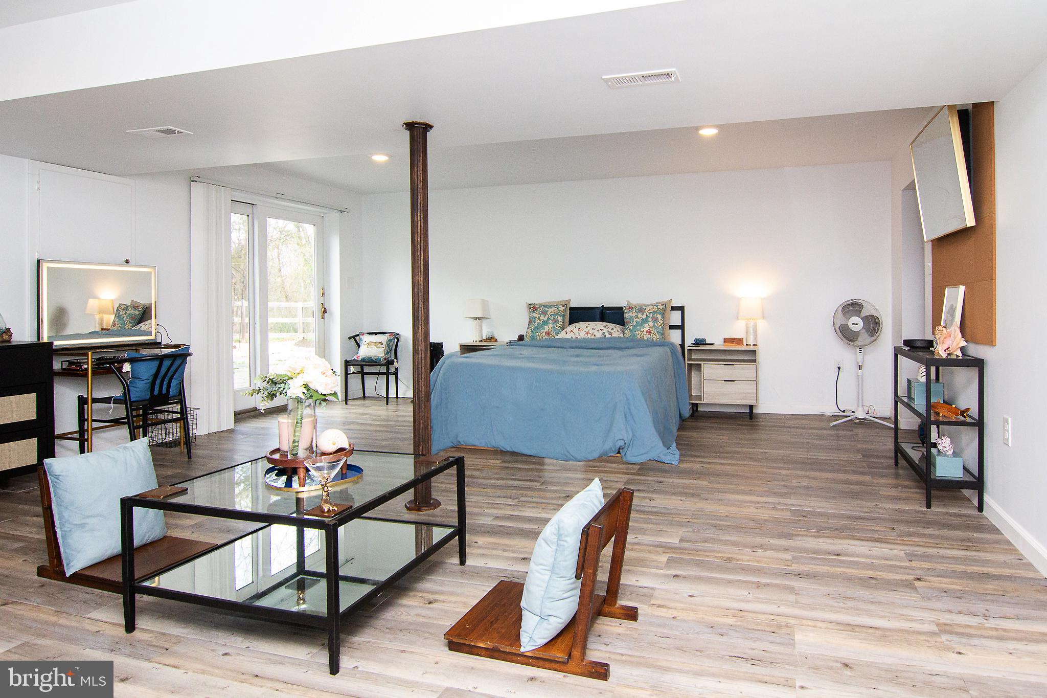 3061 Emmitsburg Road Gettysburg, PA 17325 - Photo 30 of 47 a living room with furniture and wooden floor
