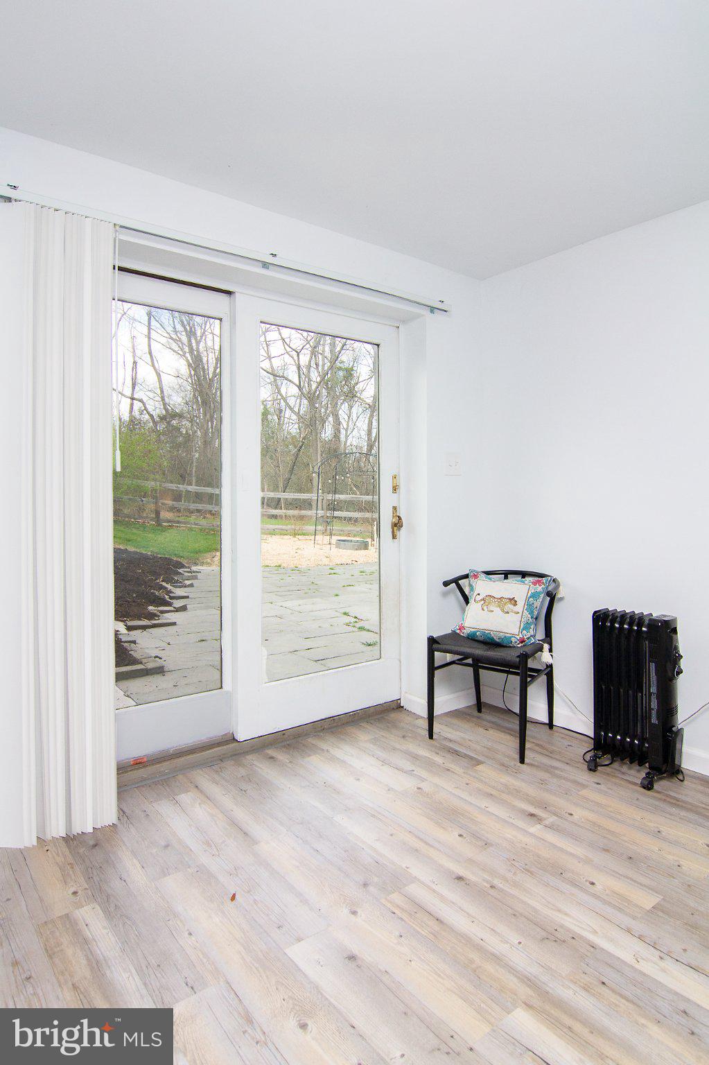 3061 Emmitsburg Road Gettysburg, PA 17325 - Photo 31 of 47 a view of a livingroom with furniture and wooden floor
