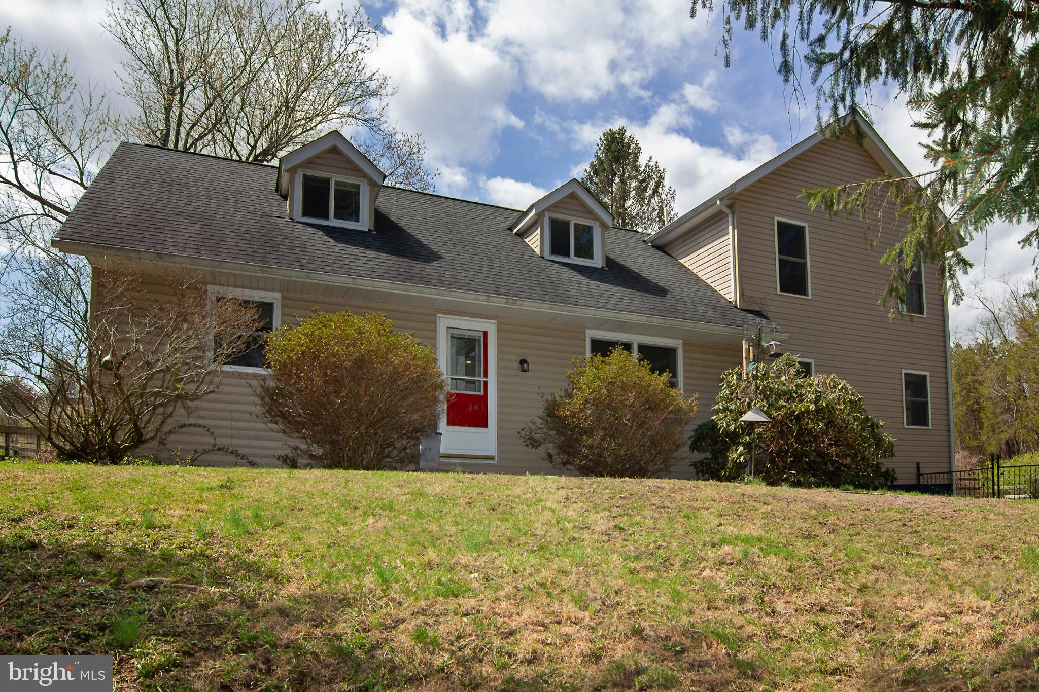 3061 Emmitsburg Road Gettysburg, PA 17325 - Photo 4 of 47 a front view of house with yard