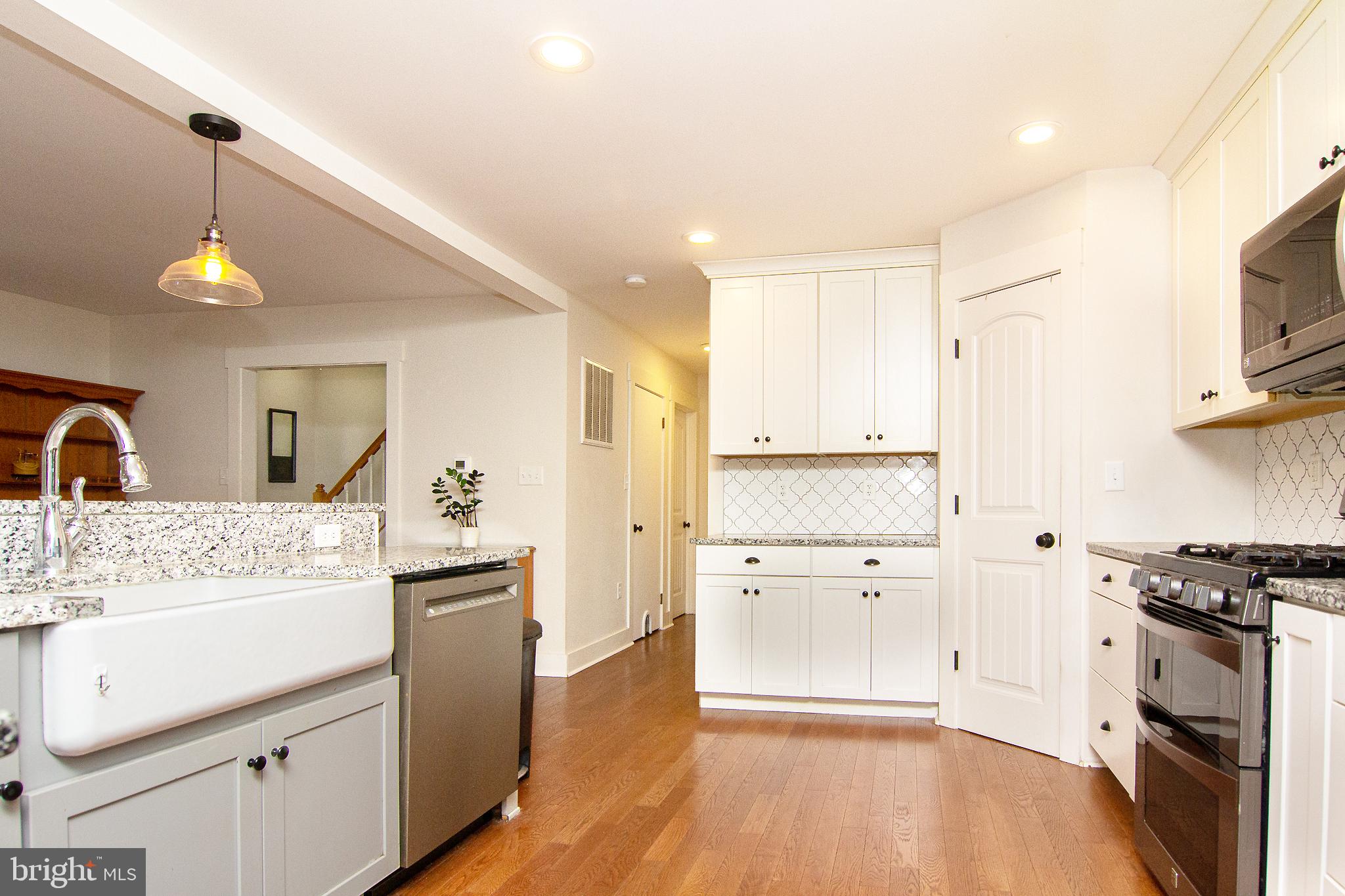 3061 Emmitsburg Road Gettysburg, PA 17325 - Photo 10 of 47 a kitchen with cabinets a sink and appliances