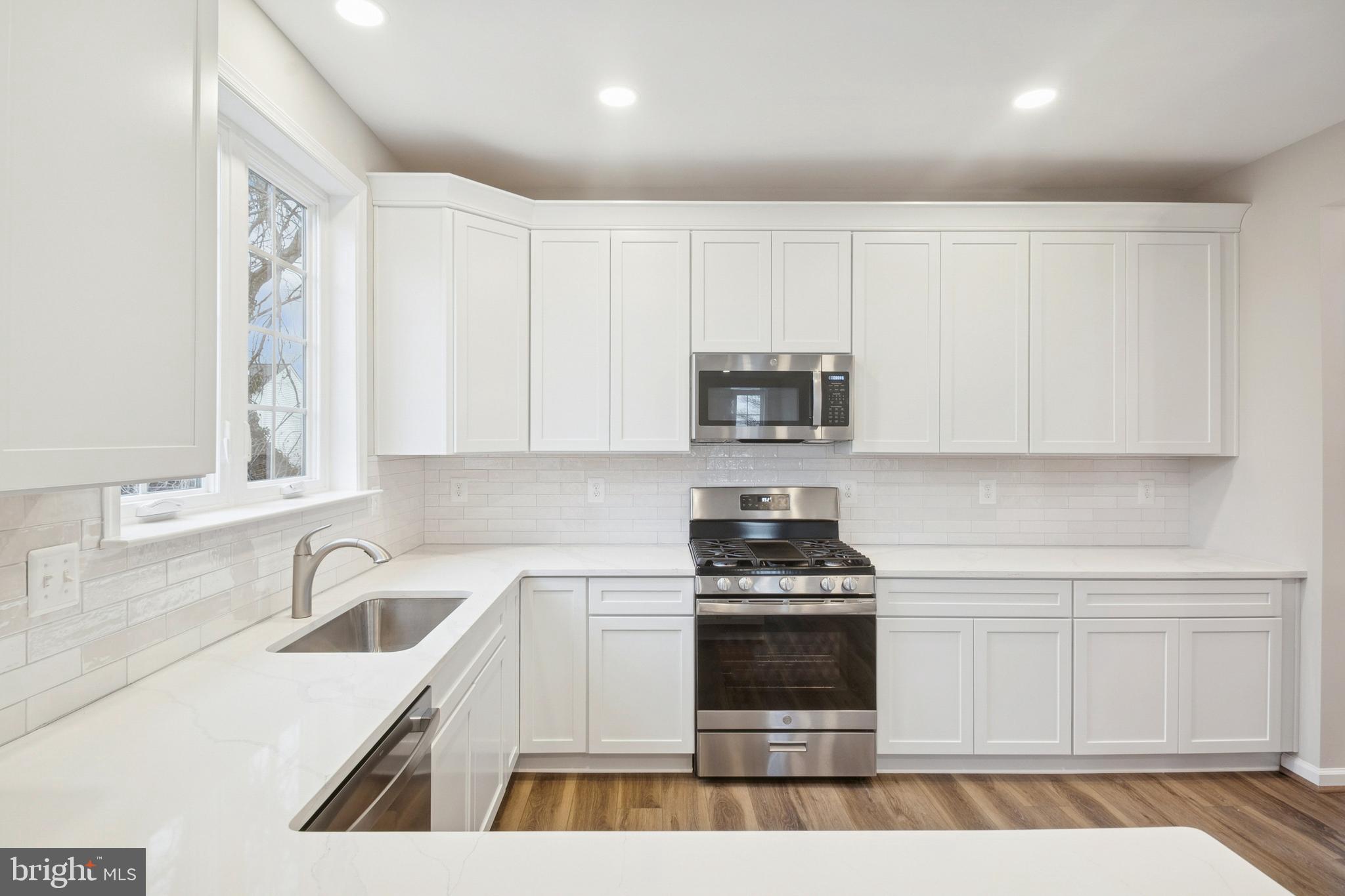 9028 Old Harford Road Parkville, MD 21234 - Photo 8 of 49