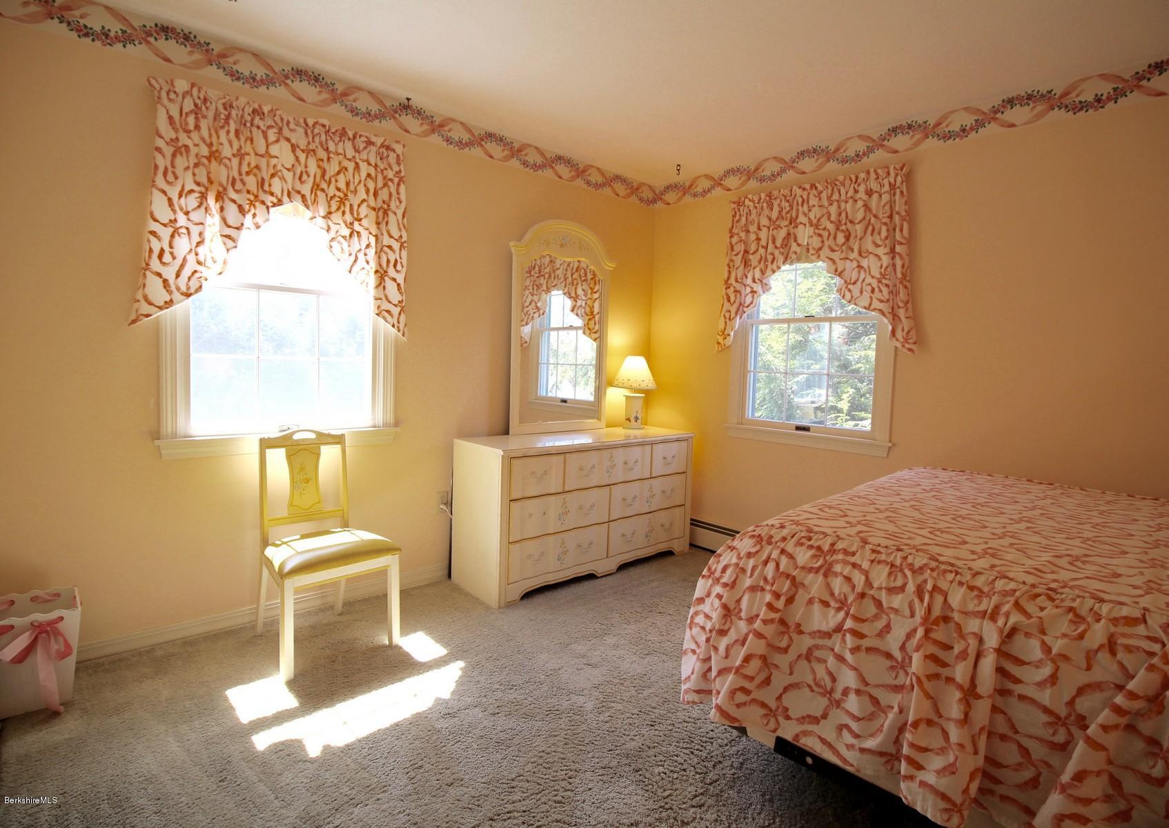 570 Holmes Road Pittsfield, MA 01201 - Photo 22 of 31 21 bedroom 3