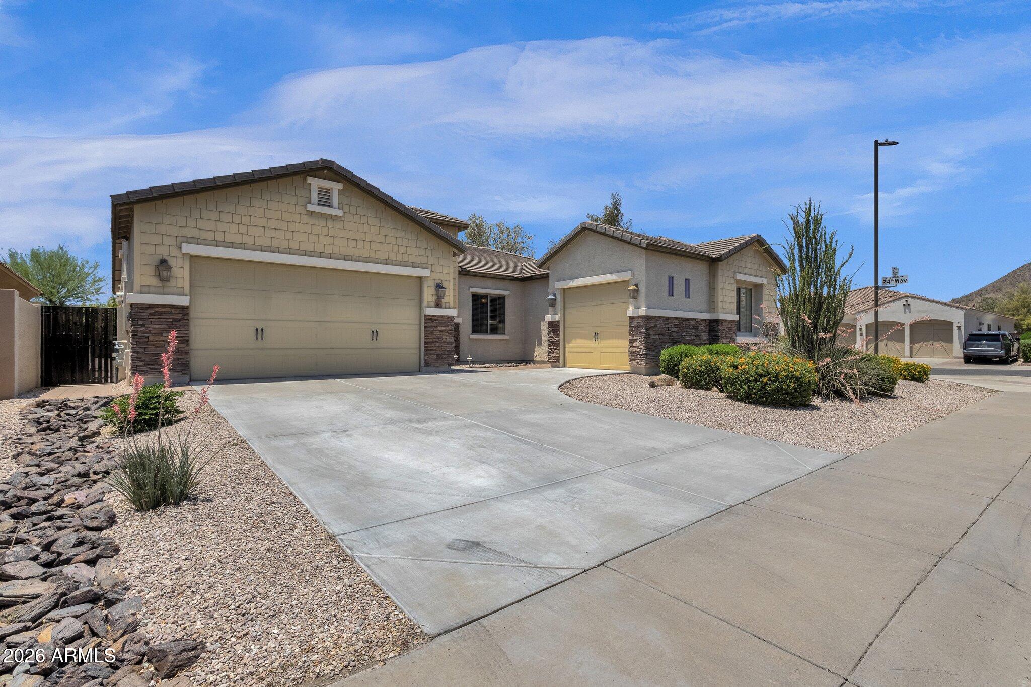 2403 East Robb Lane Phoenix, AZ 85024 - Photo 1 of 40