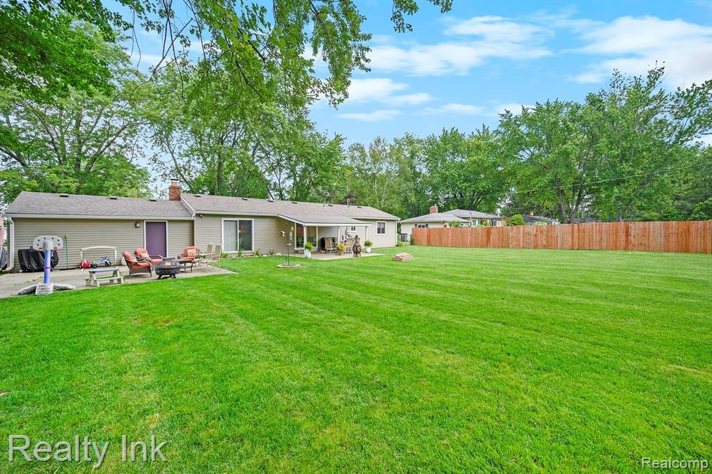 61803 Rambling Way South Lyon, MI 48178 - Photo 23 of 27