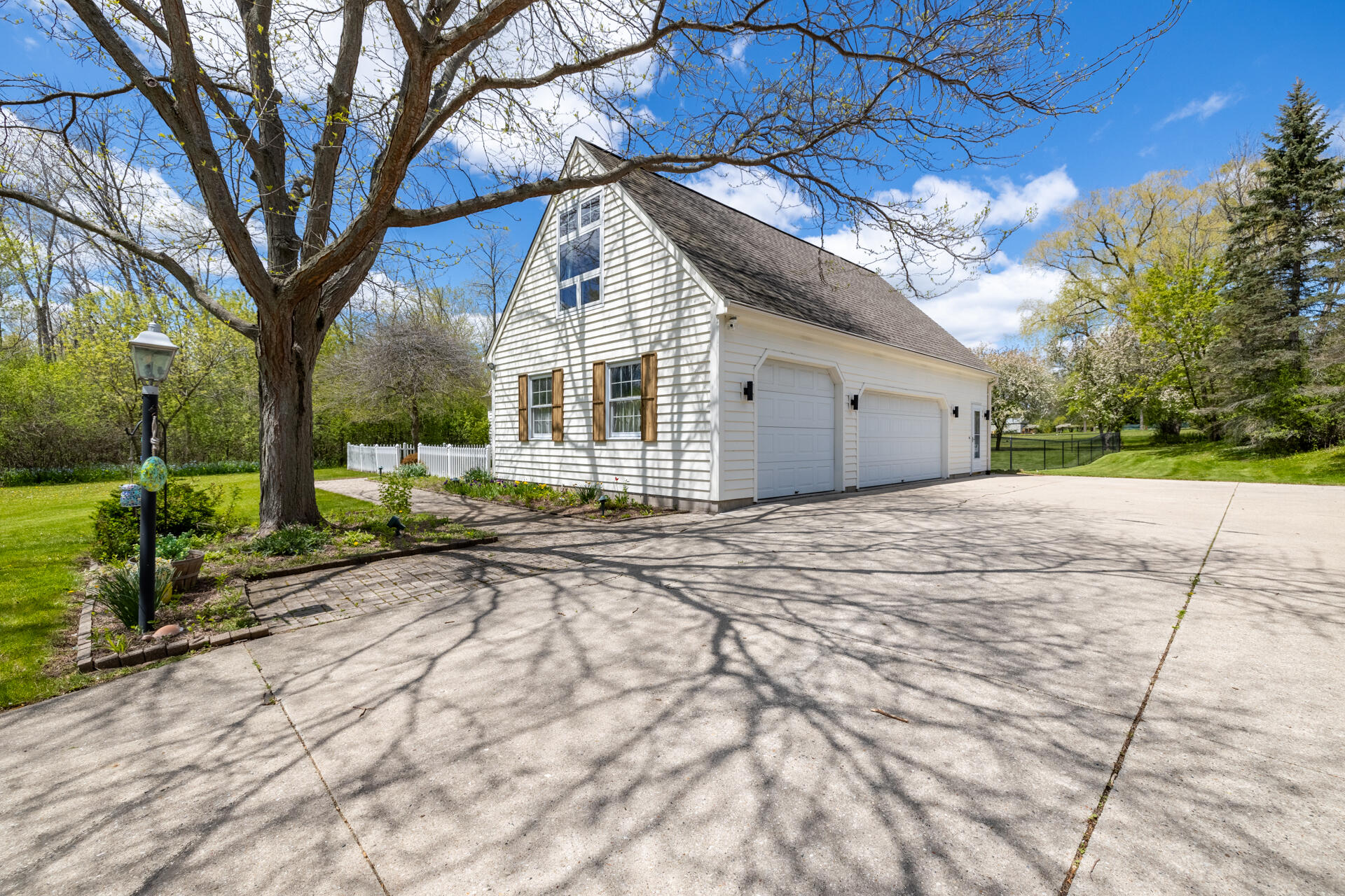 3000 Highland Road Mequon, WI 53097 - Photo 40 of 50 3.5 Car Garage