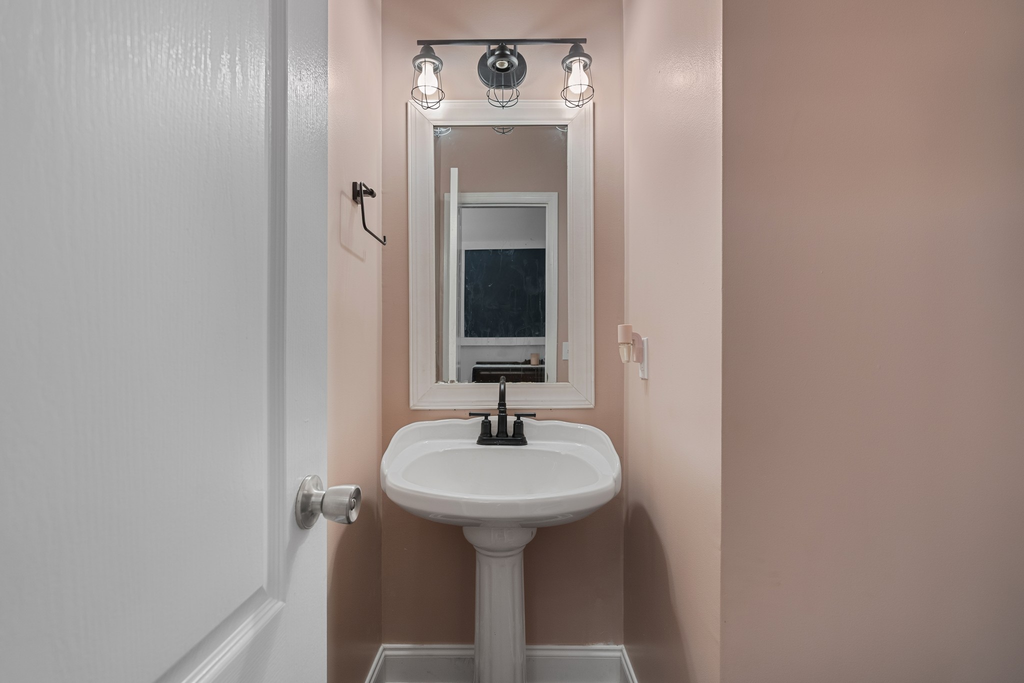 79 Hunt Creek Road Manchester, TN 37355 - Photo 16 of 28 a bathroom with a sink and a mirror