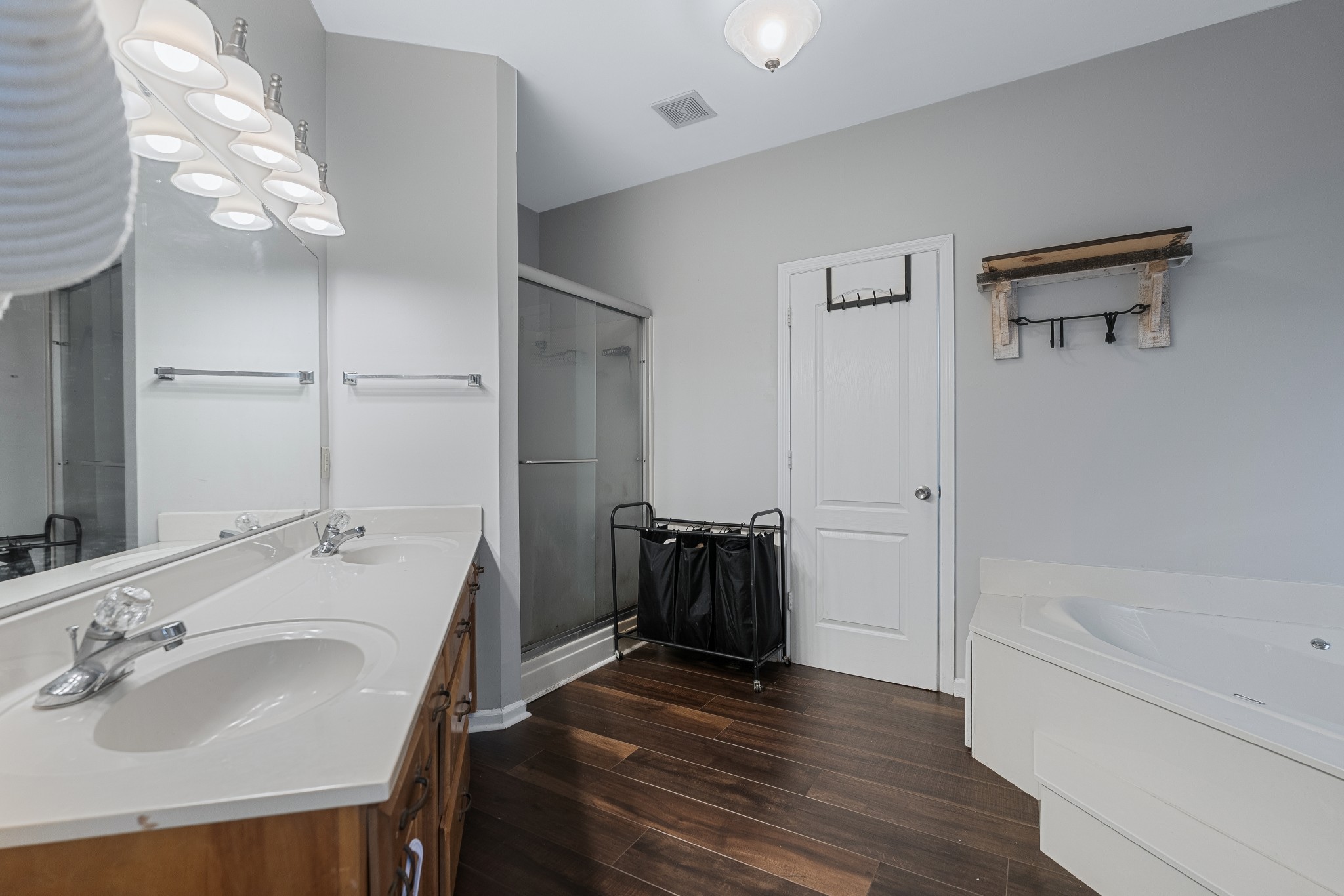 79 Hunt Creek Road Manchester, TN 37355 - Photo 19 of 28 a bathroom with a sink and a mirror