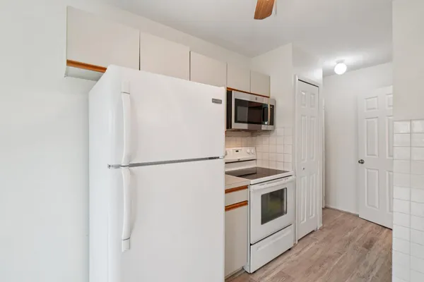 $219,900 | 22173 Pondview, Novi, MI 48375