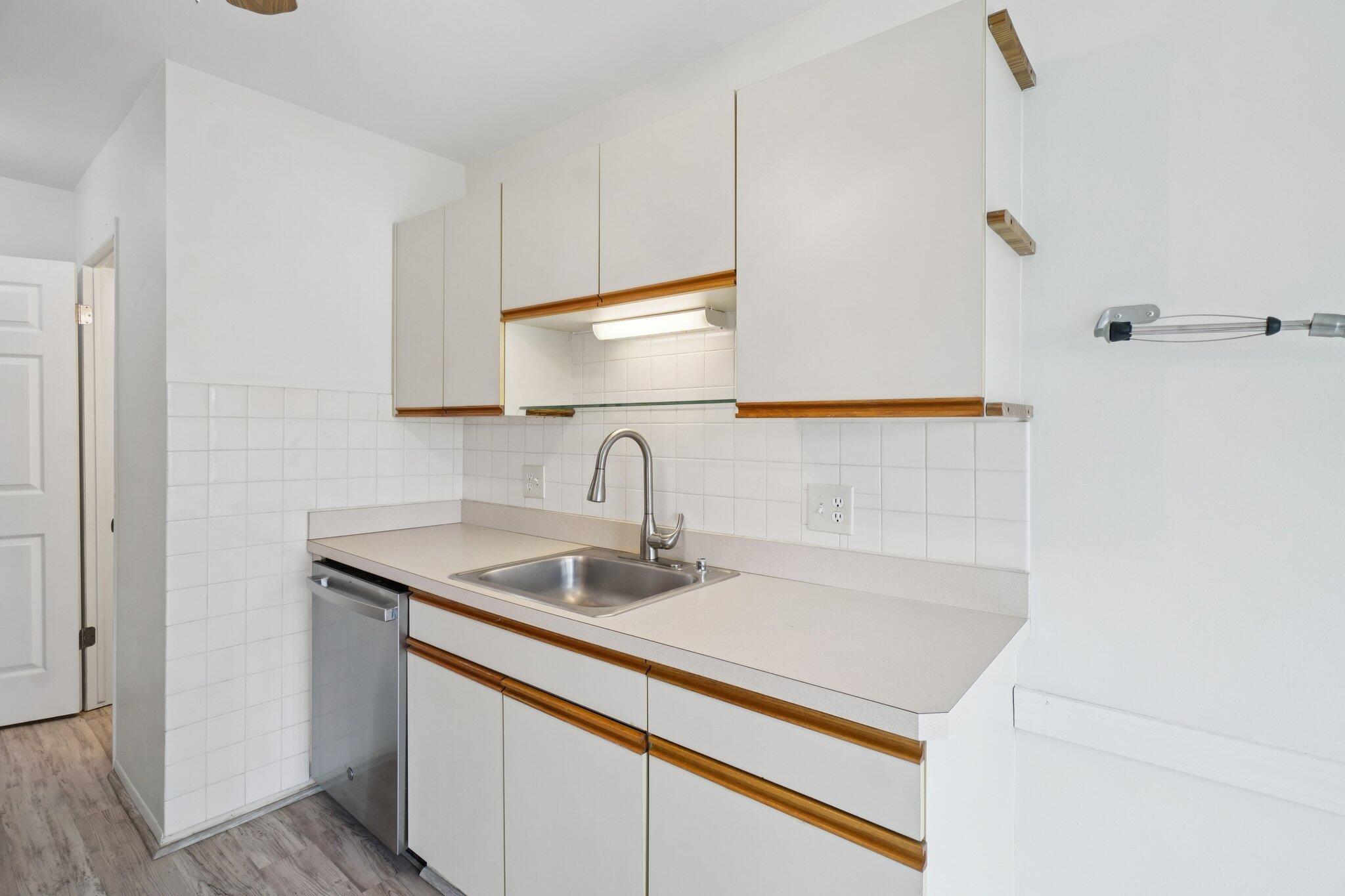 22173 Pondview Novi, MI 48375 - Photo 11 of 36 Kitchen