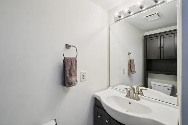 $219,900 | 22173 Pondview, Novi, MI 48375