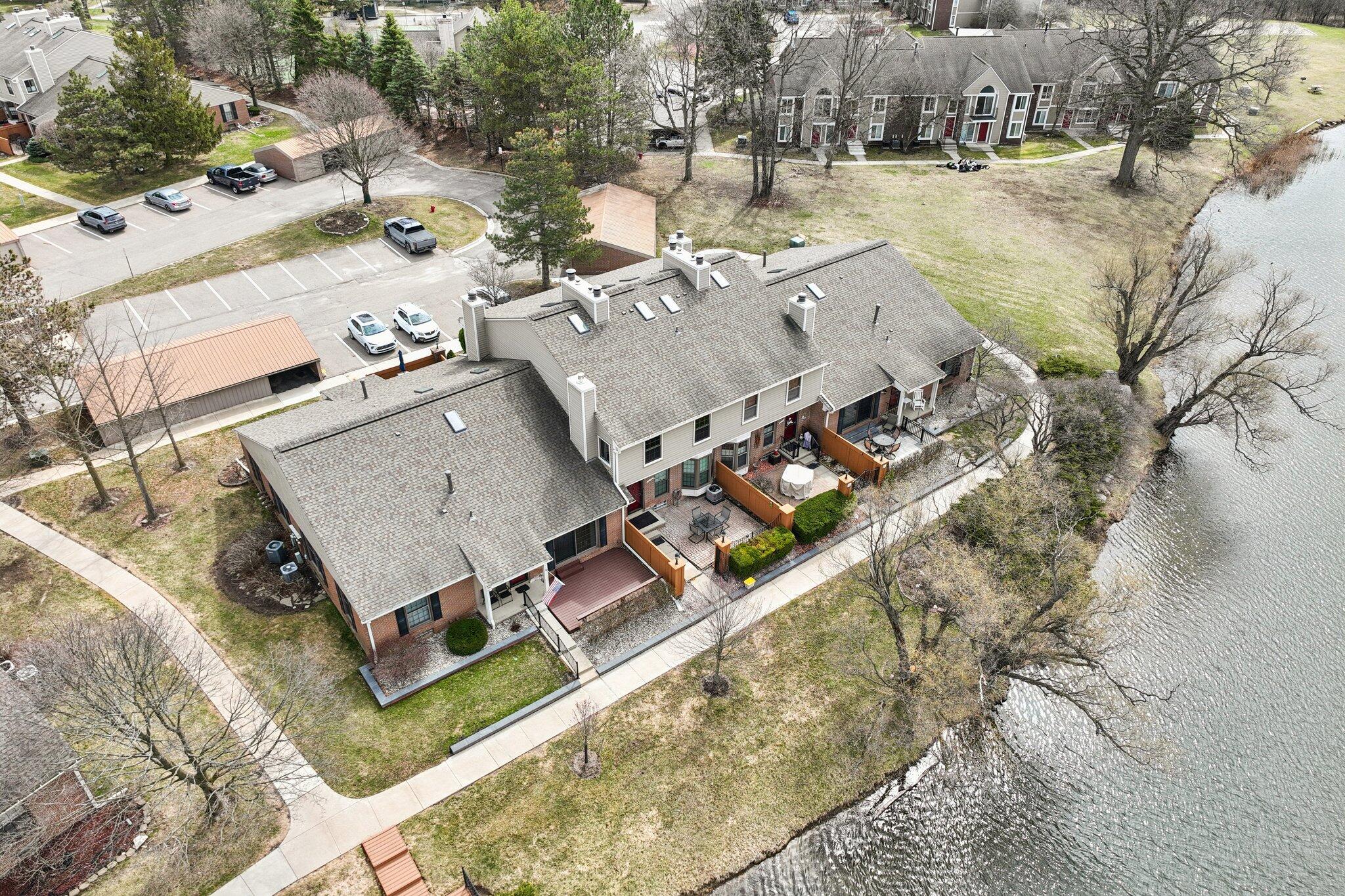 22173 Pondview Novi, MI 48375 - Photo 27 of 36 Aerial