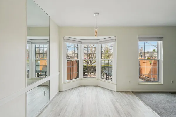 $219,900 | 22173 Pondview, Novi, MI 48375