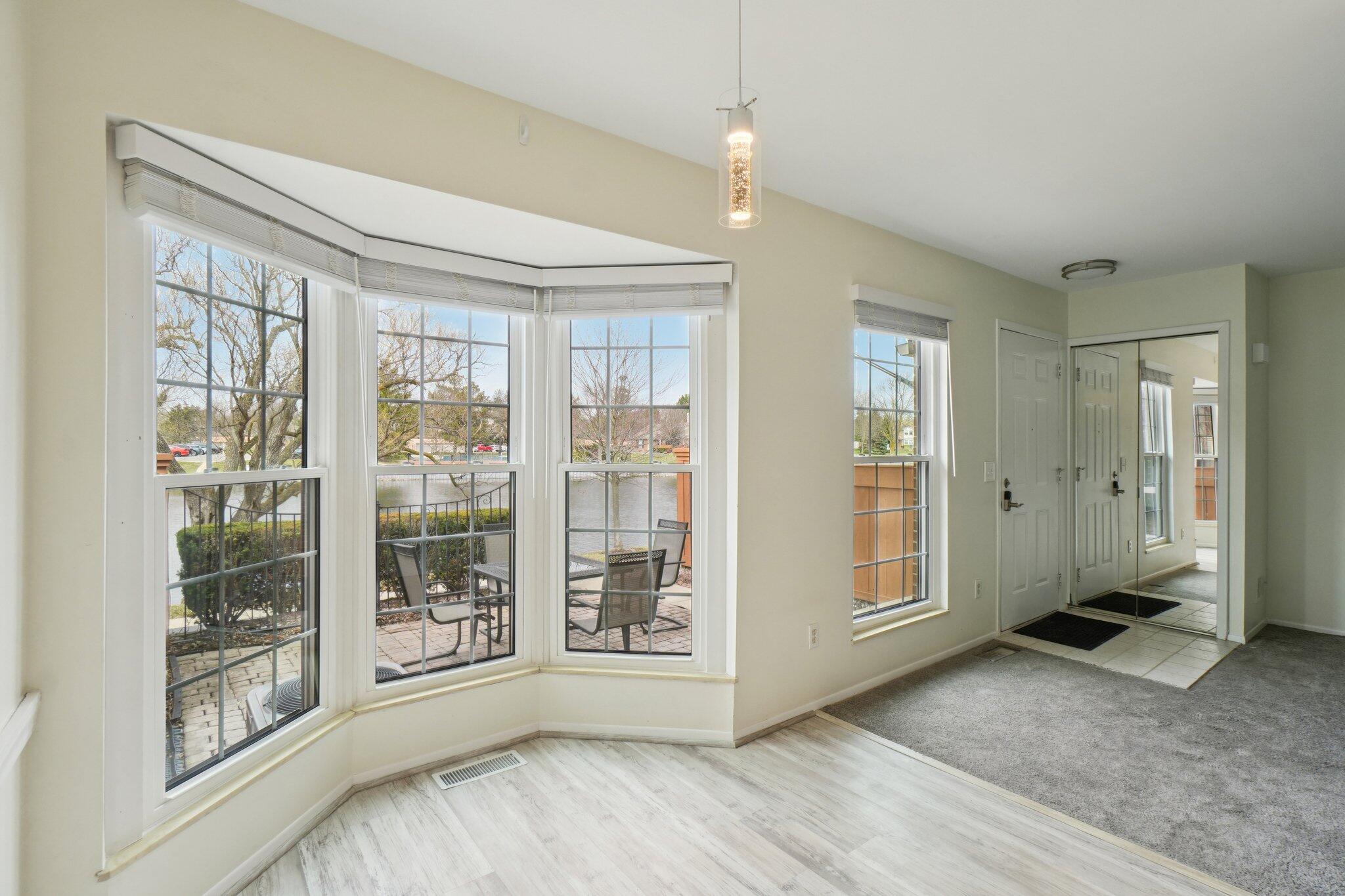 22173 Pondview Novi, MI 48375 - Photo 8 of 36 Dining Area and entry