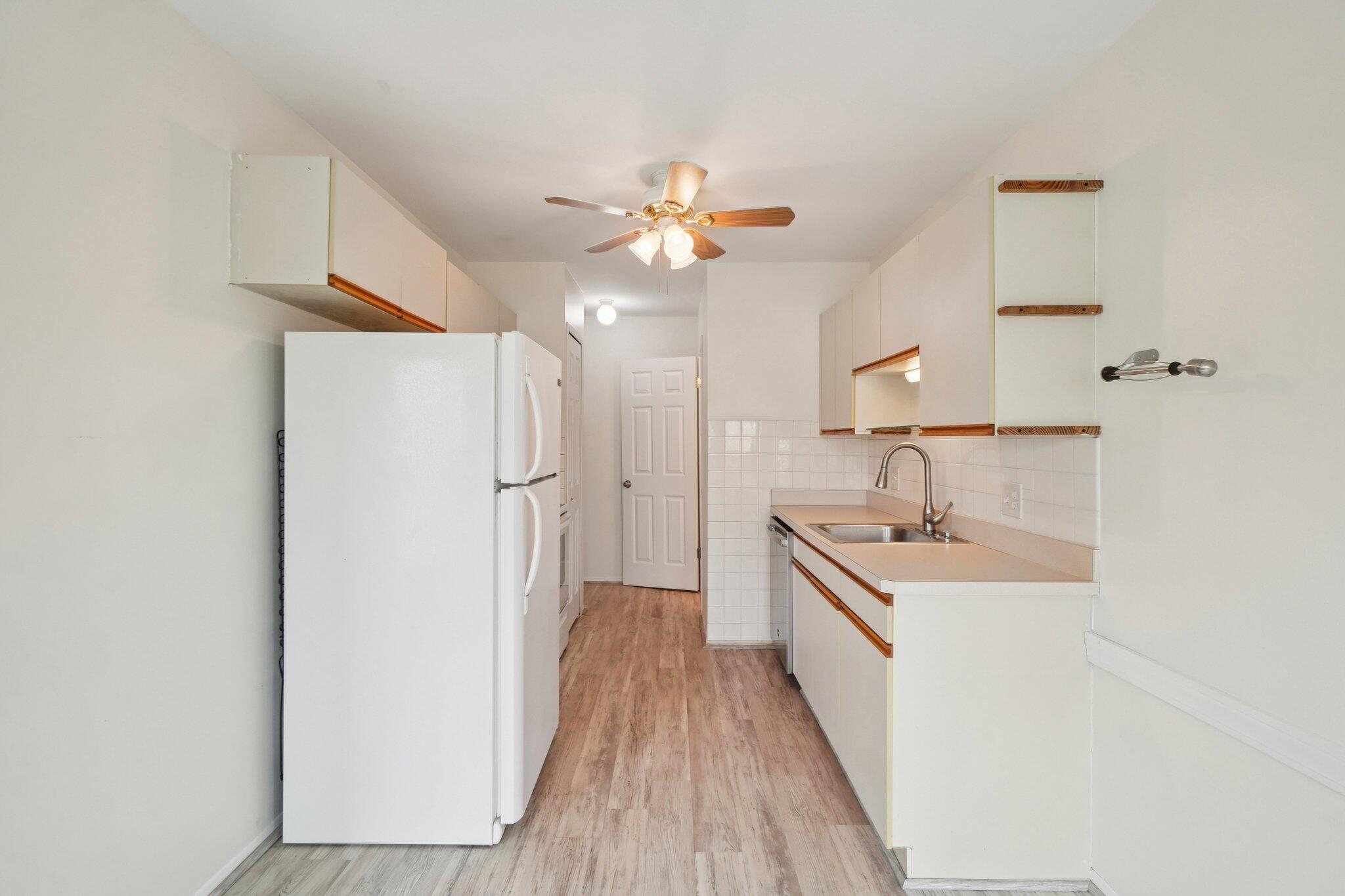 22173 Pondview Novi, MI 48375 - Photo 9 of 36 Kitchen