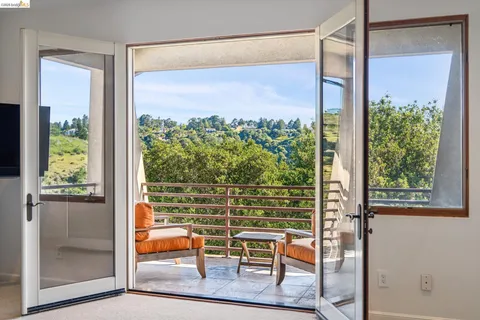 $1,899,000 | 13454 Campus Drive, Oakland, CA 94619