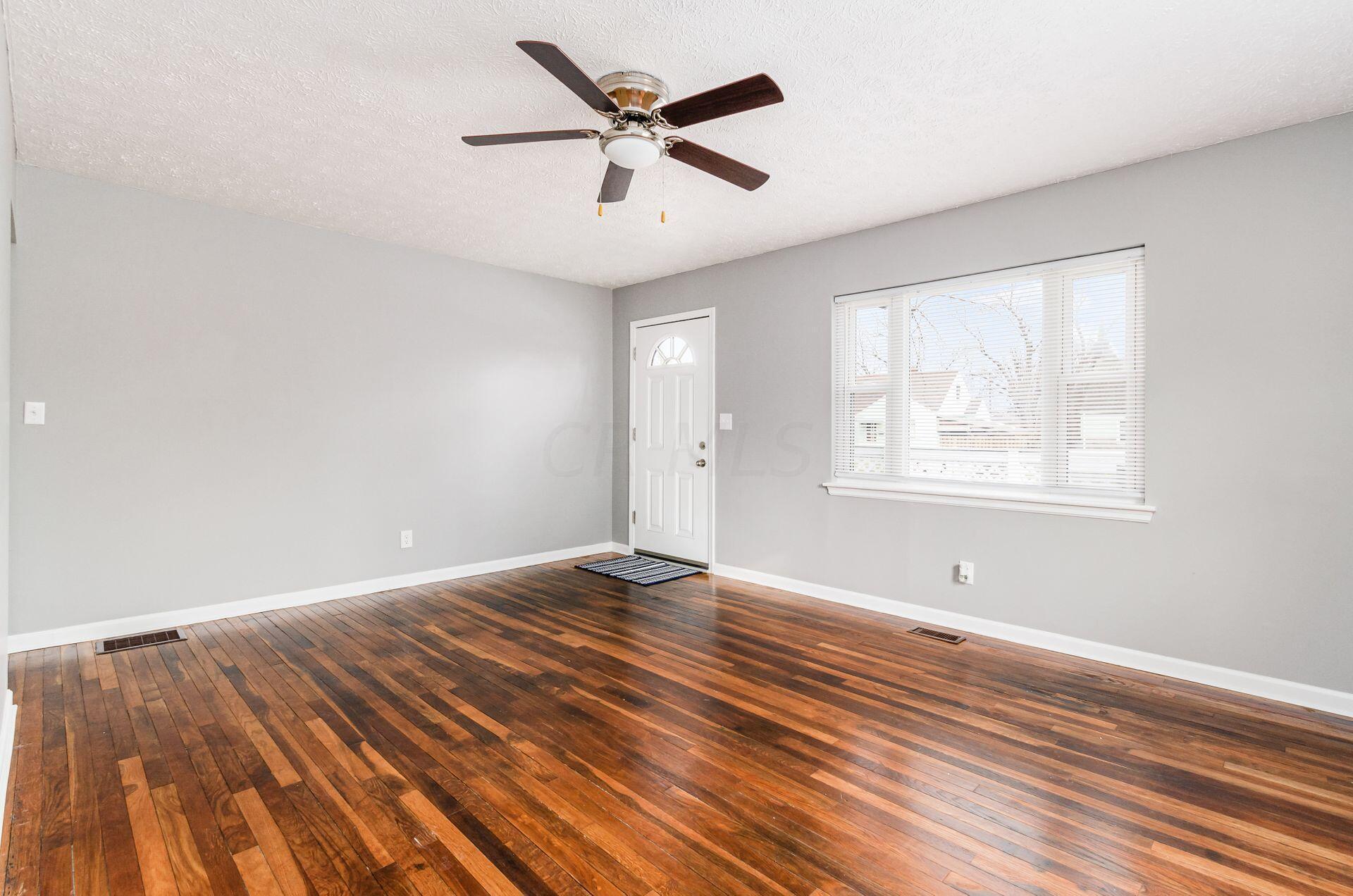 3077 Gerbert Road Columbus, OH 43224 - Photo 6 of 27 Spacious Living Room