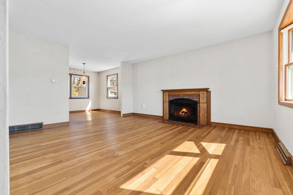 11 Rita Road Peabody, MA 01960 - Photo 4 of 38 Gallery Image 4