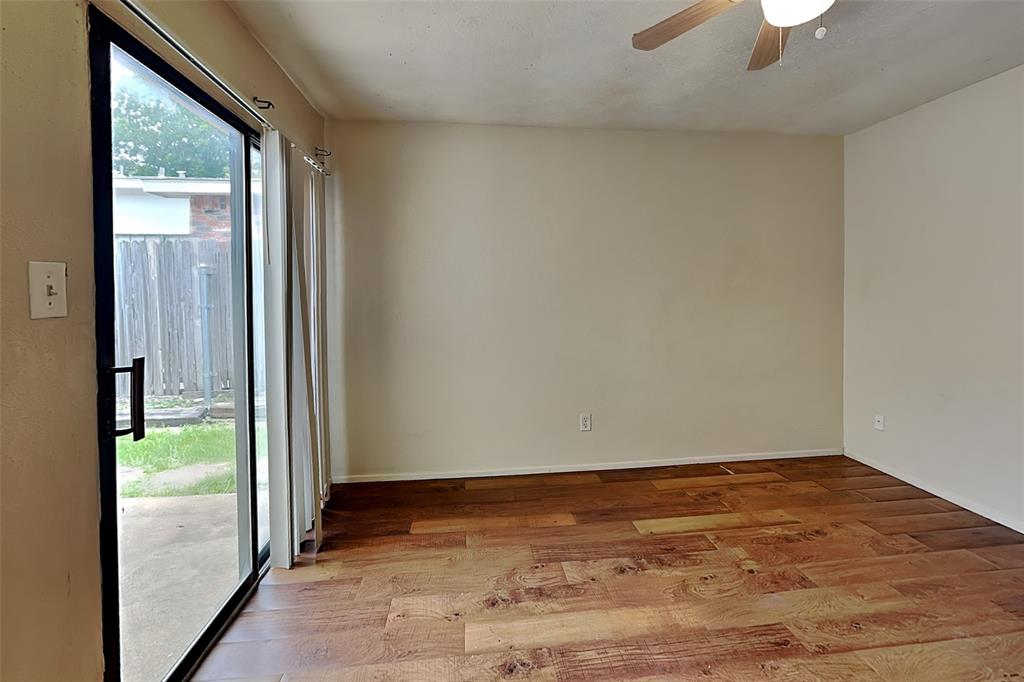 7313 Pineberry Road Dallas, TX 75249 - Photo 12 of 18
