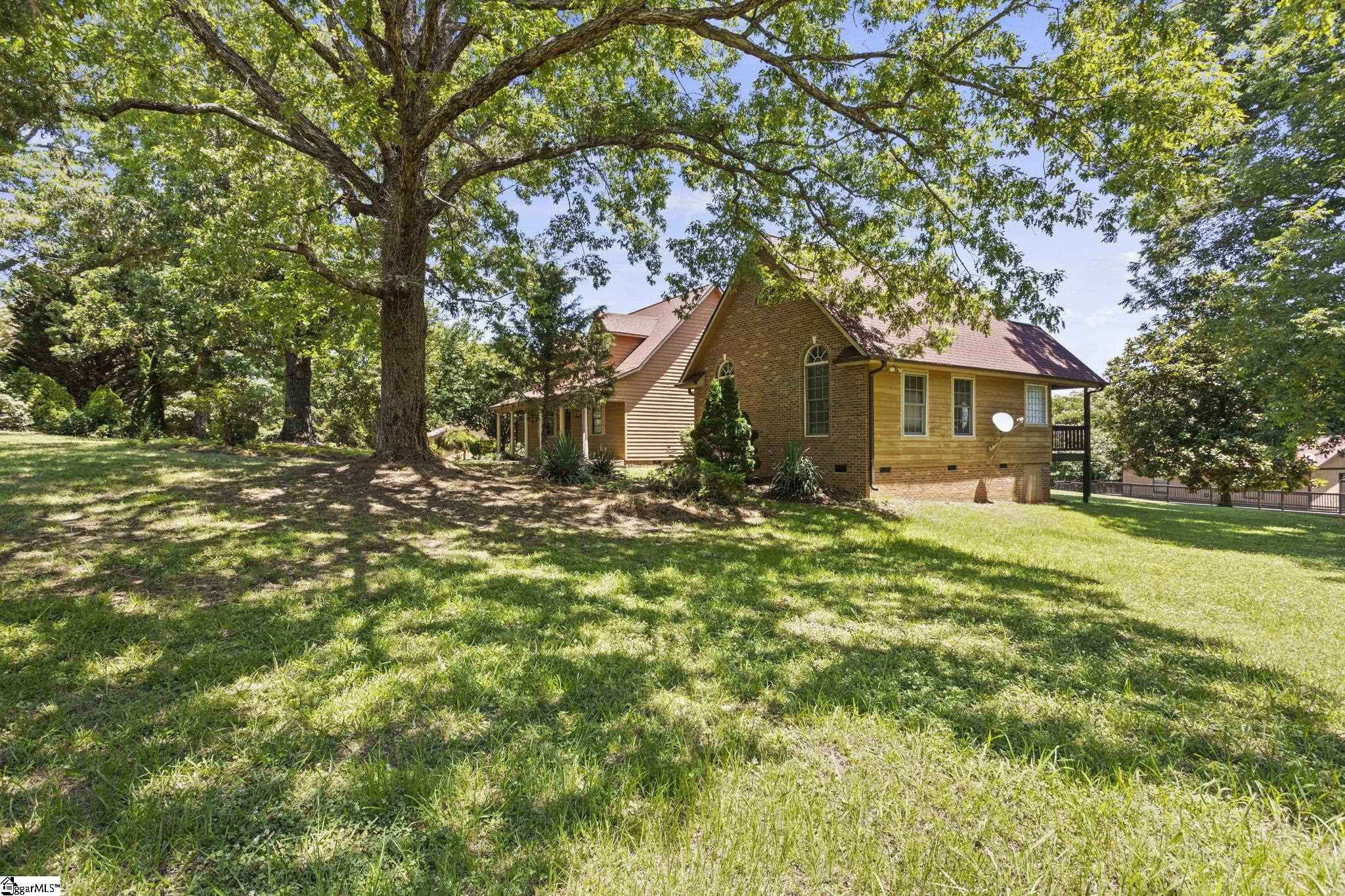 40 Ridings Road Campobello, SC 29322 - Photo 3 of 50