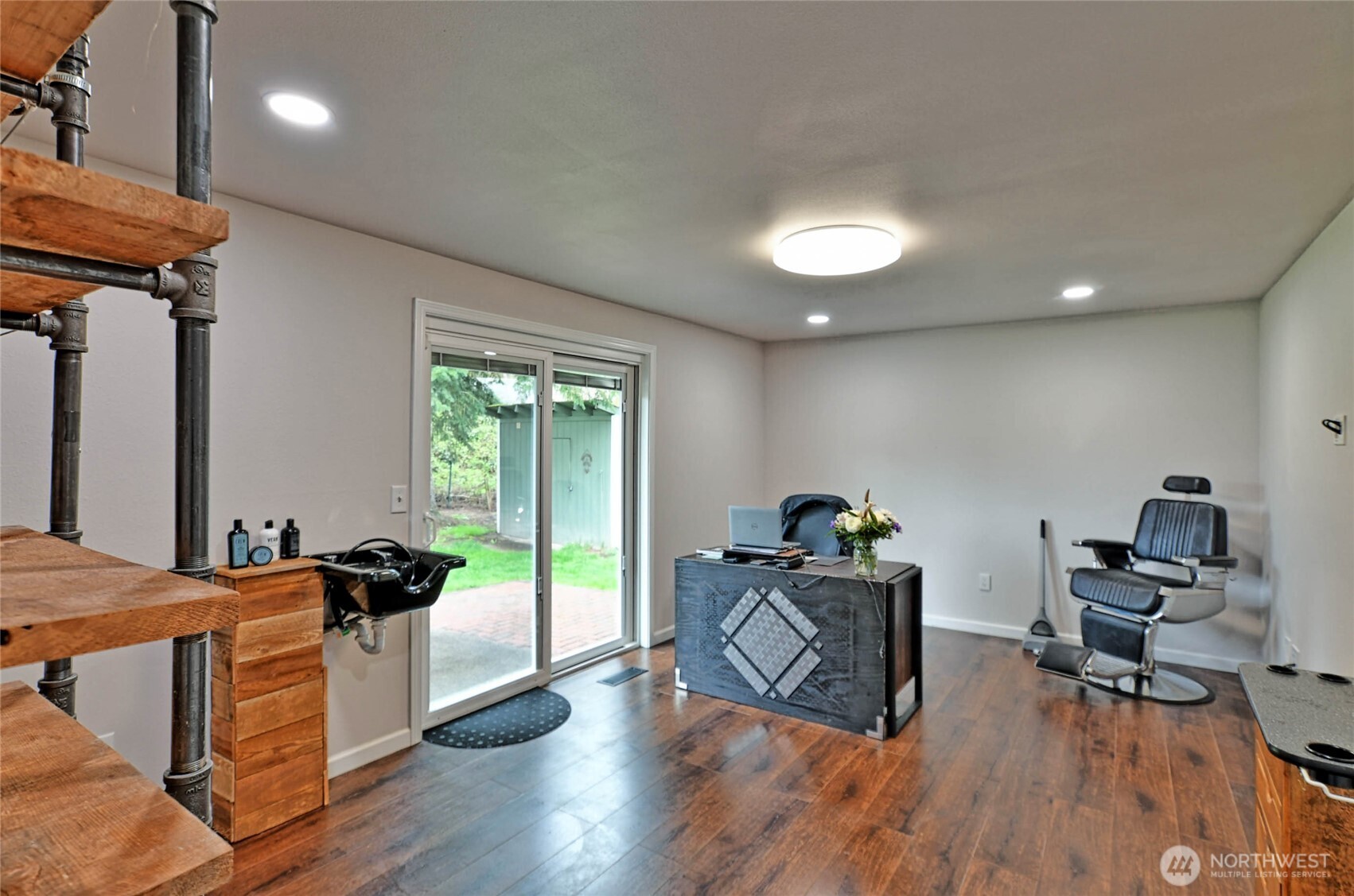 3932 Southeast 10th Place Renton, WA 98058 - Photo 11 of 28 Gallery Image 11