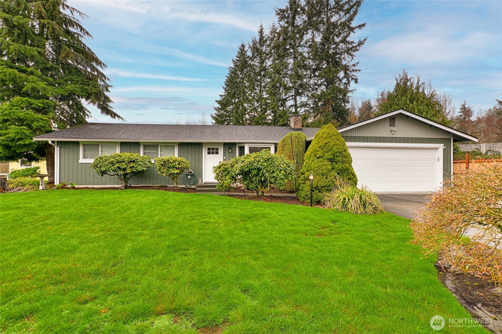 3932 Southeast 10th Place Renton, WA 98058 - Photo 2 of 28 Gallery Image 2