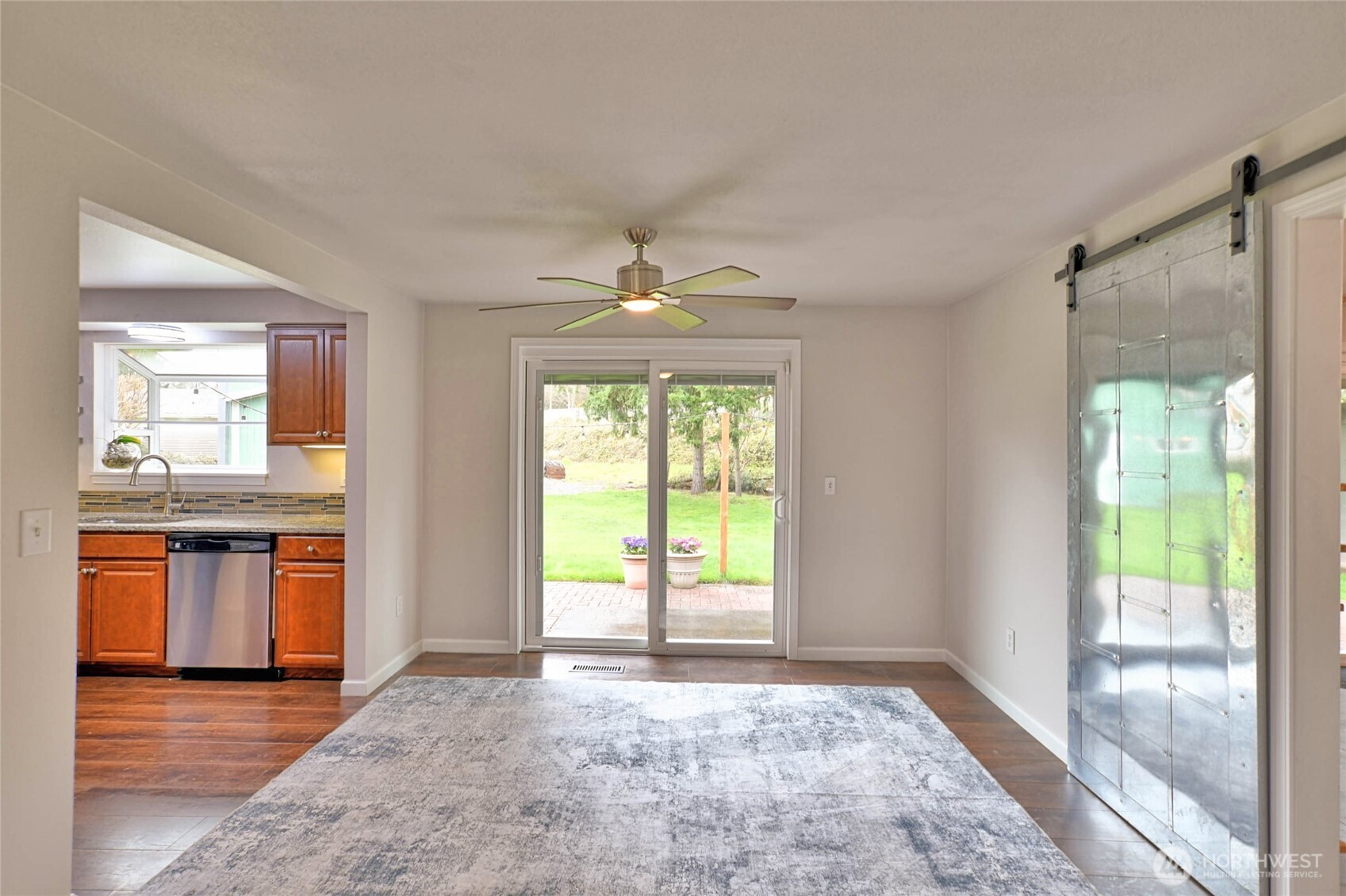 3932 Southeast 10th Place Renton, WA 98058 - Photo 9 of 28 Gallery Image 9