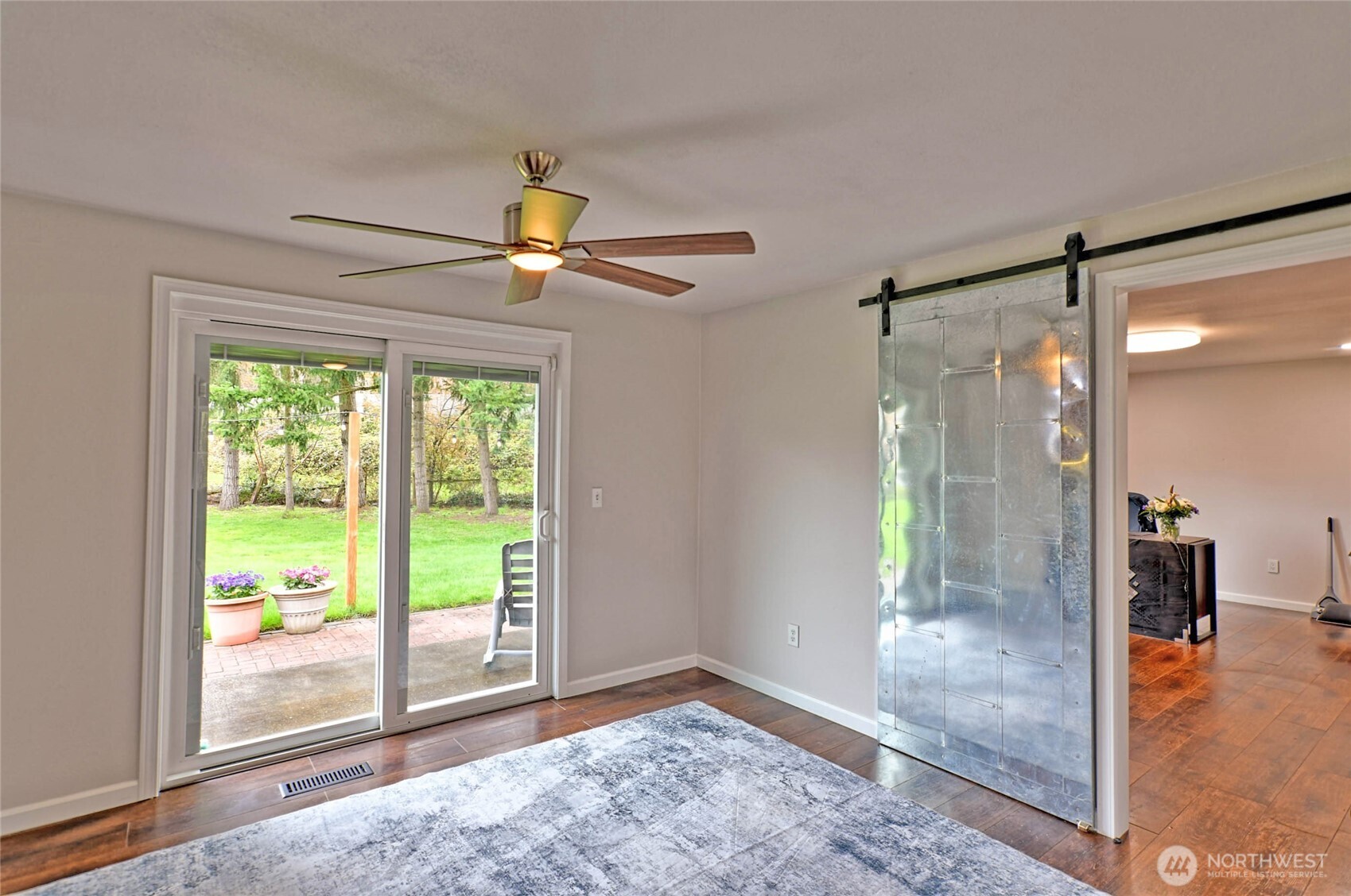 3932 Southeast 10th Place Renton, WA 98058 - Photo 10 of 28 Gallery Image 10