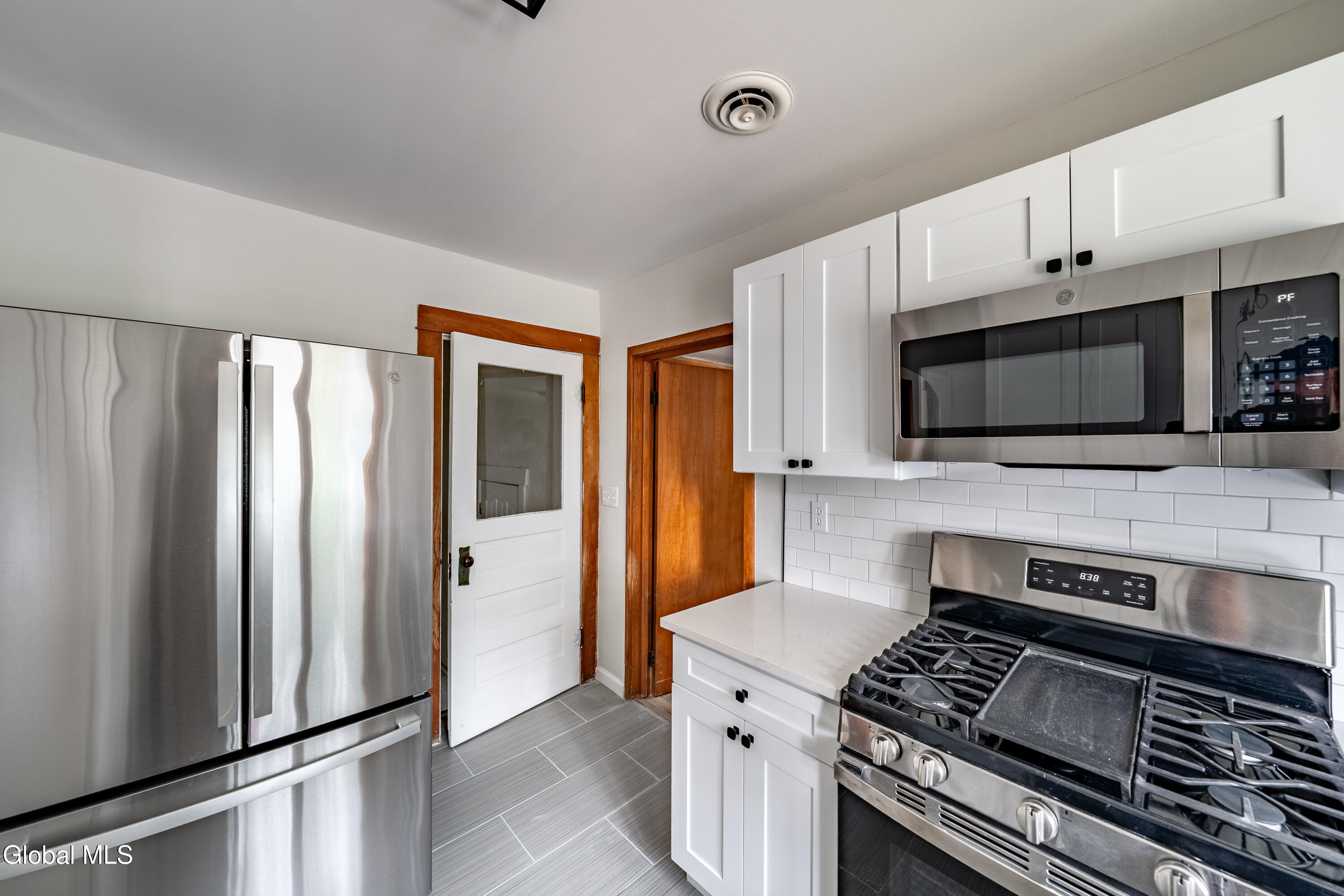 2101 Gray Street Schenectady, NY 12306 - Photo 15 of 23 DSC09742-HDR